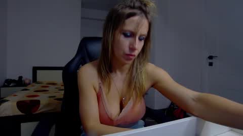 Snapshot of sellena_angel chatting on 05-12-26, 03:20 sellena_angel online show from 05-12-26, 03:20