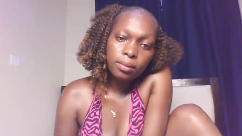 Snapshot of sellinprencess2 chatting on 03-19-26, 07:34 verah online show from 03-19-26, 07:34