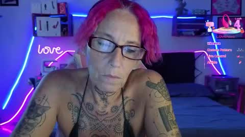 Selvaggia Del Caribe online show from 10-29-25, 05:36