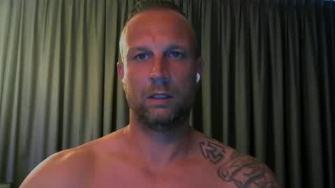 Snapshot of sence08 chatting on 06-05-26, 01:17 sence08 online show from 06-05-26, 01:17