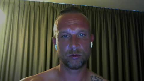 Snapshot of sence08 chatting on 06-21-26, 07:05 sence08 online show from 06-21-26, 07:05