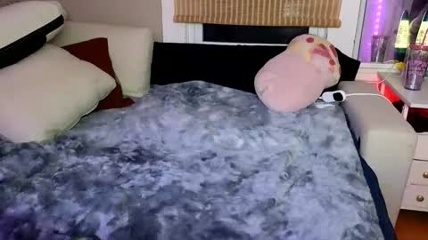 Snapshot of sendforember chatting on 11-29-25, 07:11 Goddess Ember online show from 11-29-25, 07:11