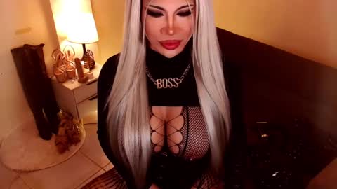 unstappable queen kate online show from 12-31-24, 01:47