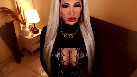 unstappable queen kate online show from 02-10-25, 01:35