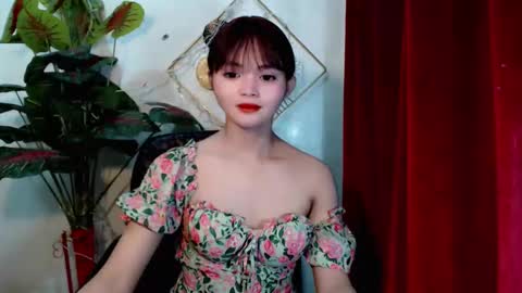sensational_yeng online show from 11-19-25, 05:35