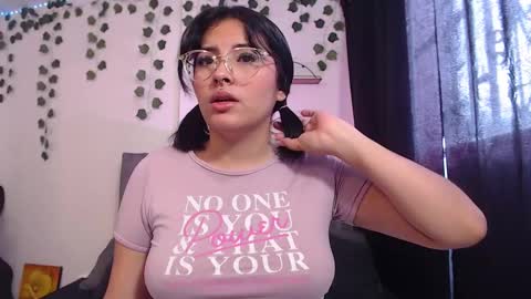 Snapshot of sensual_flame chatting on 02-22-25, 08:31 Camille and sophie online show from 02-22-25, 08:31