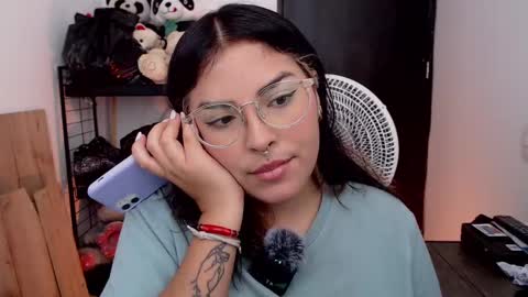 Snapshot of sensual_flame chatting on 09-15-25, 03:12 Camille and sophie online show from 09-15-25, 03:12