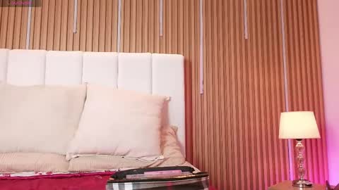 Snapshot of sensual_kim77 chatting on 05-12-26, 12:57 Sensual Kim77 online show from 05-12-26, 12:57