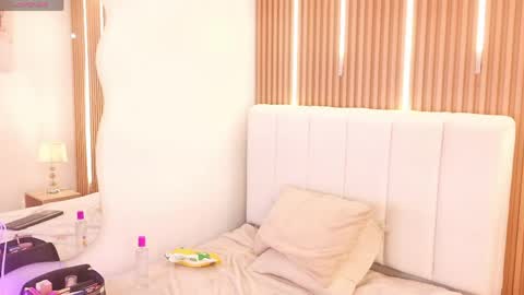Snapshot of sensual_kim77 chatting on 05-30-26, 01:41 Sensual Kim77 online show from 05-30-26, 01:41