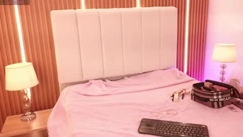 Snapshot of sensual_kim77 chatting on 06-05-26, 12:33 Sensual Kim77 online show from 06-05-26, 12:33