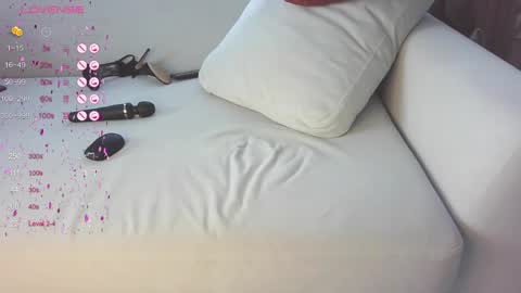 Snapshot of sensualberry chatting on 05-27-26, 06:54 sensualberry online show from 05-27-26, 06:54