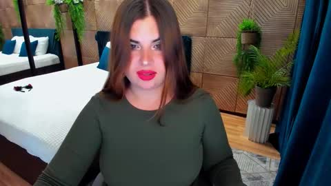 Snapshot of sensualcharisma chatting on 09-23-25, 08:01 Becca online show from 09-23-25, 08:01