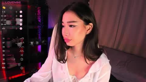 Kiki online show from 11-07-25, 03:34