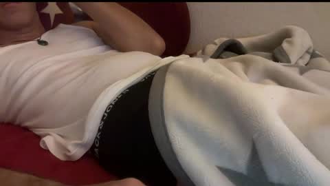 Snapshot of sensualliam chatting on 05-12-26, 11:35 SensualLiam online show from 05-12-26, 11:35
