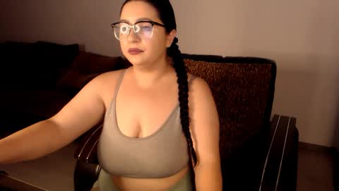 Snapshot of sensualmonique chatting on 09-09-25, 09:25 SensualMonique online show from 09-09-25, 09:25