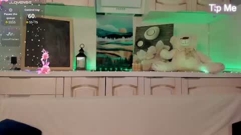 Snapshot of seraphinaa_darkwater chatting on 06-30-26, 12:55 Lisa and Mona online show from 06-30-26, 12:55
