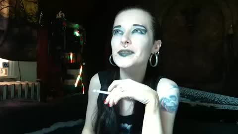 Snapshot of seraphinmunster chatting on 05-21-26, 06:37 Seraphin Munster online show from 05-21-26, 06:37