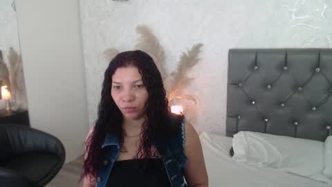 Snapshot of serena_houstonn chatting on 06-19-26, 11:03 Serena online show from 06-19-26, 11:03
