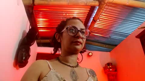 Snapshot of serena_xyz chatting on 01-06-26, 06:33 Serena Xyz online show from 01-06-26, 06:33