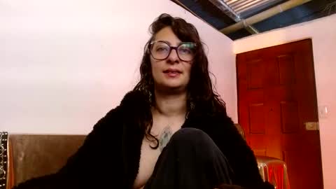 Snapshot of serena_xyz chatting on 03-09-26, 06:34 Serena Xyz online show from 03-09-26, 06:34