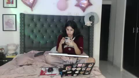 sararoussee online show from 03-06-25, 02:09