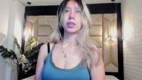 Snapshot of serene_waves chatting on 05-05-26, 12:24 Serene online show from 05-05-26, 12:24