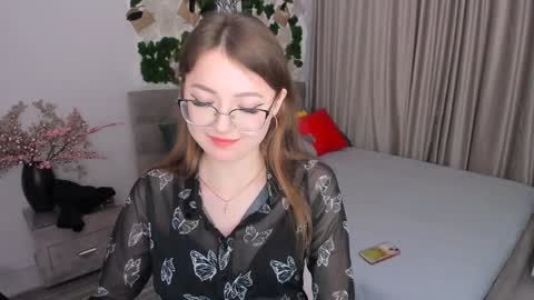 Ophelia online show from 02-04-25, 07:11