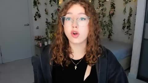 Ophelia online show from 09-17-25, 10:28