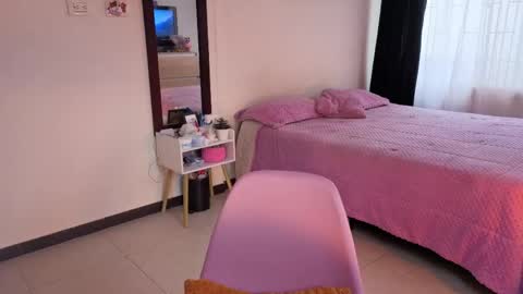 Serenna Cruz online show from 05-29-26, 08:51