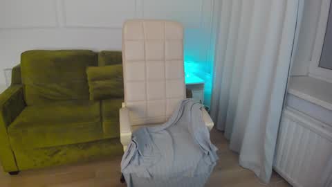 Hey Guys and Girls non-binary personalities  Im Sereta online show from 12-10-24, 03:44