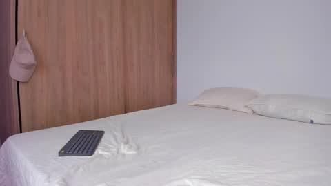 Serge online show from 10-19-25, 06:41