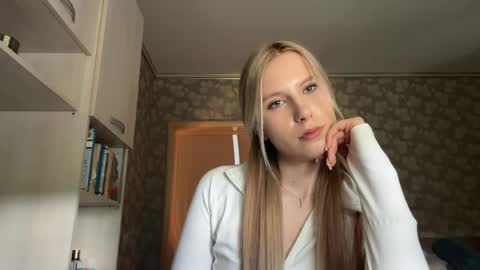 Snapshot of serinalasch chatting on 05-27-26, 07:38 Sofia online show from 05-27-26, 07:38
