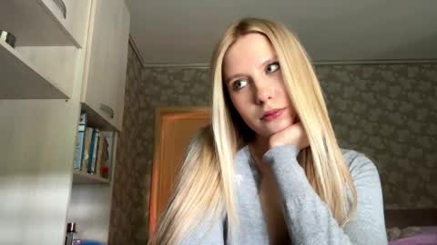 Snapshot of serinalasch chatting on 05-28-26, 07:05 Sofia online show from 05-28-26, 07:05