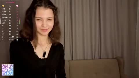 Snapshot of serinazele chatting on 07-15-26, 06:18 Melissa online show from 07-15-26, 06:18