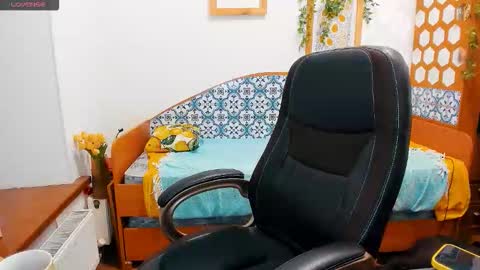 Snapshot of serpenttempter88 chatting on 01-08-26, 06:05 VIOLA online show from 01-08-26, 06:05