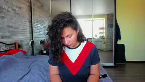 Snapshot of serpenttempter88 chatting on 07-14-26, 04:39 VIOLA online show from 07-14-26, 04:39