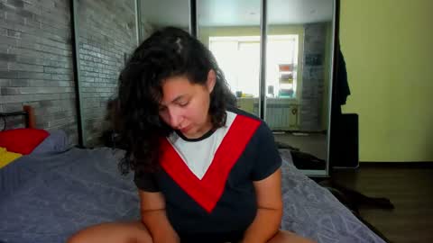 Snapshot of serpenttempter88 chatting on 07-18-26, 04:49 VIOLA online show from 07-18-26, 04:49
