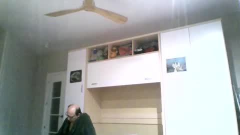 Snapshot of serrano49 chatting on 02-20-26, 05:26 serrano49 online show from 02-20-26, 05:26