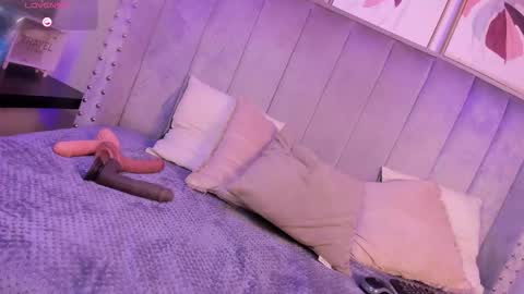 Seshat online show from 10-31-25, 04:35