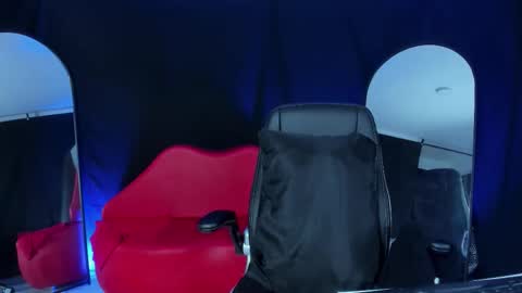 LUCERO online show from 11-26-25, 02:45