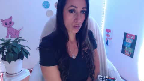 Snapshot of seuctive_woman57 chatting on 02-20-26, 01:46 samy online show from 02-20-26, 01:46