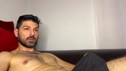 Snapshot of sexfriendch chatting on 12-28-24, 05:25 Lucenzo online show from 12-28-24, 05:25