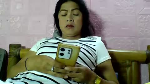 Snapshot of sexgoddesses4u chatting on 12-21-25, 12:56 Ems online show from 12-21-25, 12:56