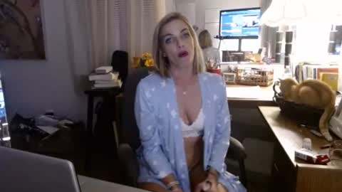 Snapshot of sexi_chrisly chatting on 11-22-25, 04:44 Sexi Chrisly online show from 11-22-25, 04:44