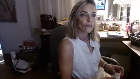 Snapshot of sexi_chrisly chatting on 11-23-25, 02:11 Sexi Chrisly online show from 11-23-25, 02:11