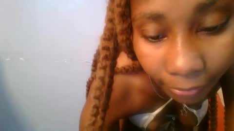 Maggie online show from 02-02-25, 06:48