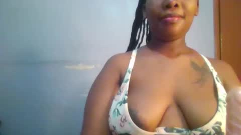 Maggie online show from 10-10-25, 06:12