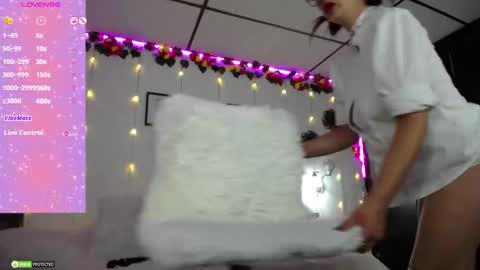 Lili online show from 03-25-26, 06:36