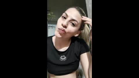 monserat y thony online show from 04-12-26, 02:38