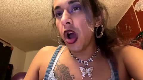 Snapshot of sexiwhiskey699 chatting on 02-26-25, 02:26 sexiwhiskey699 online show from 02-26-25, 02:26